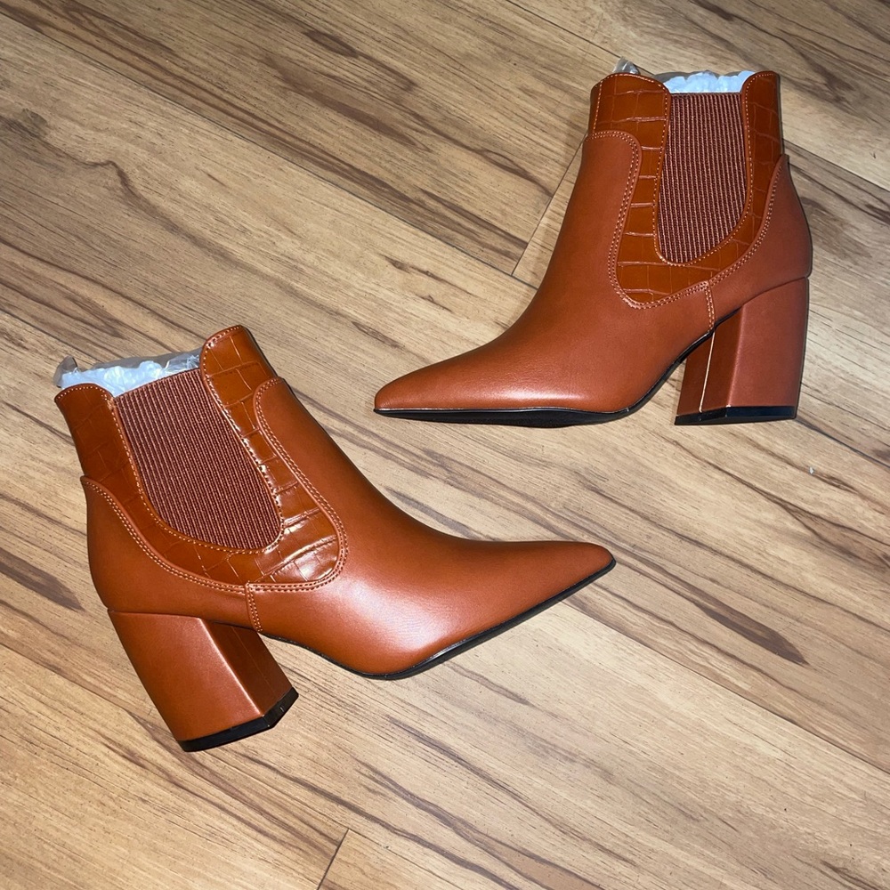 Ankle boots (5.5)
